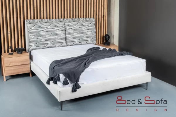 ΑΤΗΙΝΑ - bed with pillows on the headboard