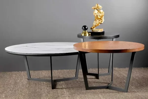 Round coffee tables set with metal legs-base