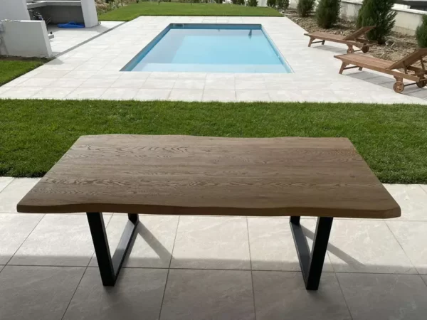 Majesty_Dining_table_2