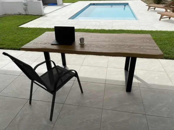Majesty_Dining_table_6