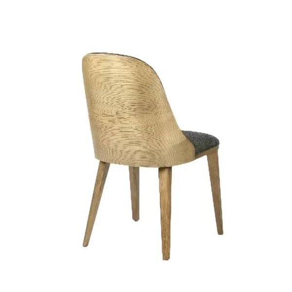 Mia Drys chair with wooden legs